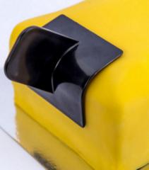 Sim�t� fekete Kerek�tett